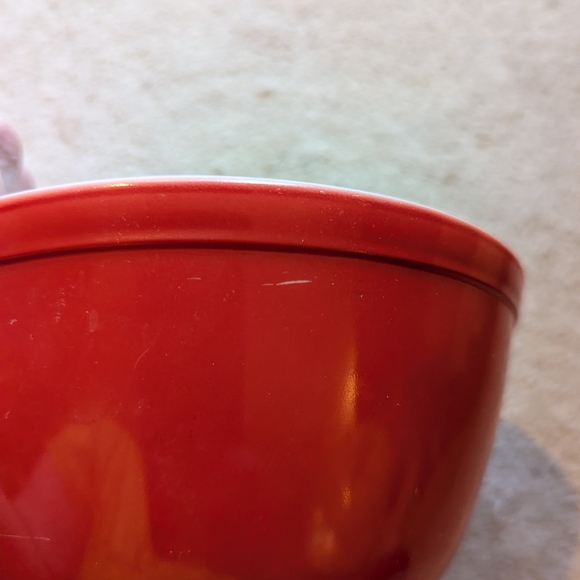 Red and Green Mixing Bowls - Picture 7 of 8